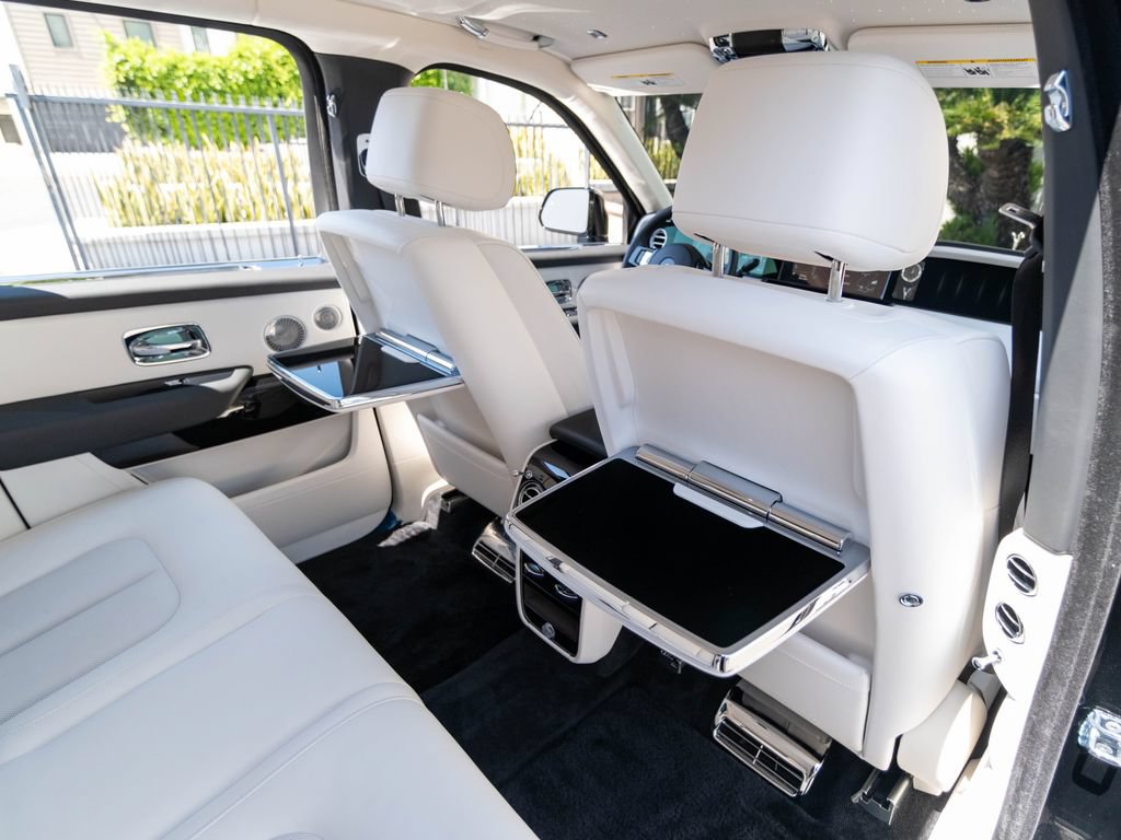 Used 2025 Rolls-Royce Cullinan AWD/4WD image 42