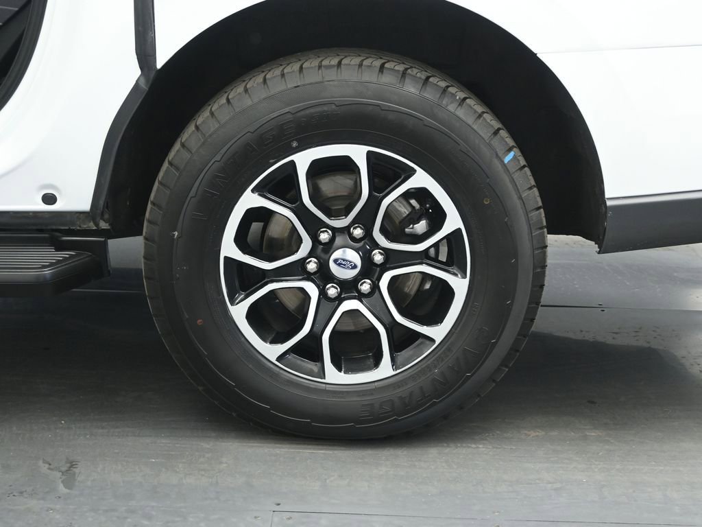 Used 2024 Ford Expedition Max XLT image 25