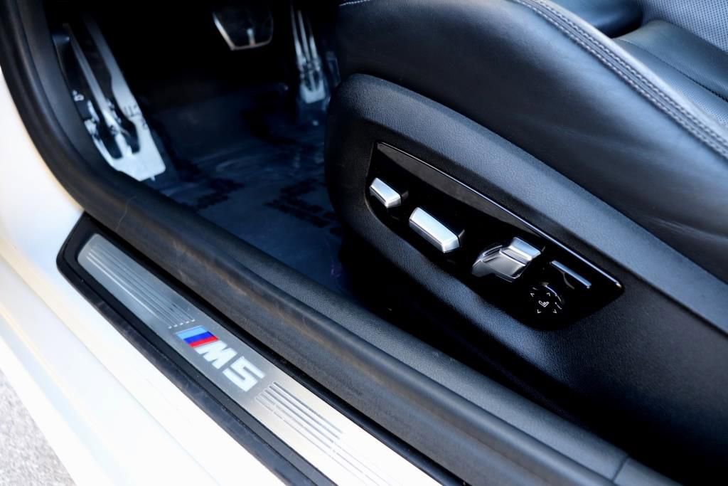 Used 2019 BMW M5 w/ Executive Package image 17