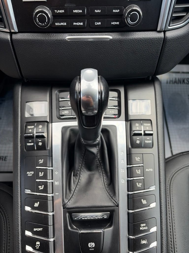 Used 2017 Porsche Macan AWD/4WD image 31