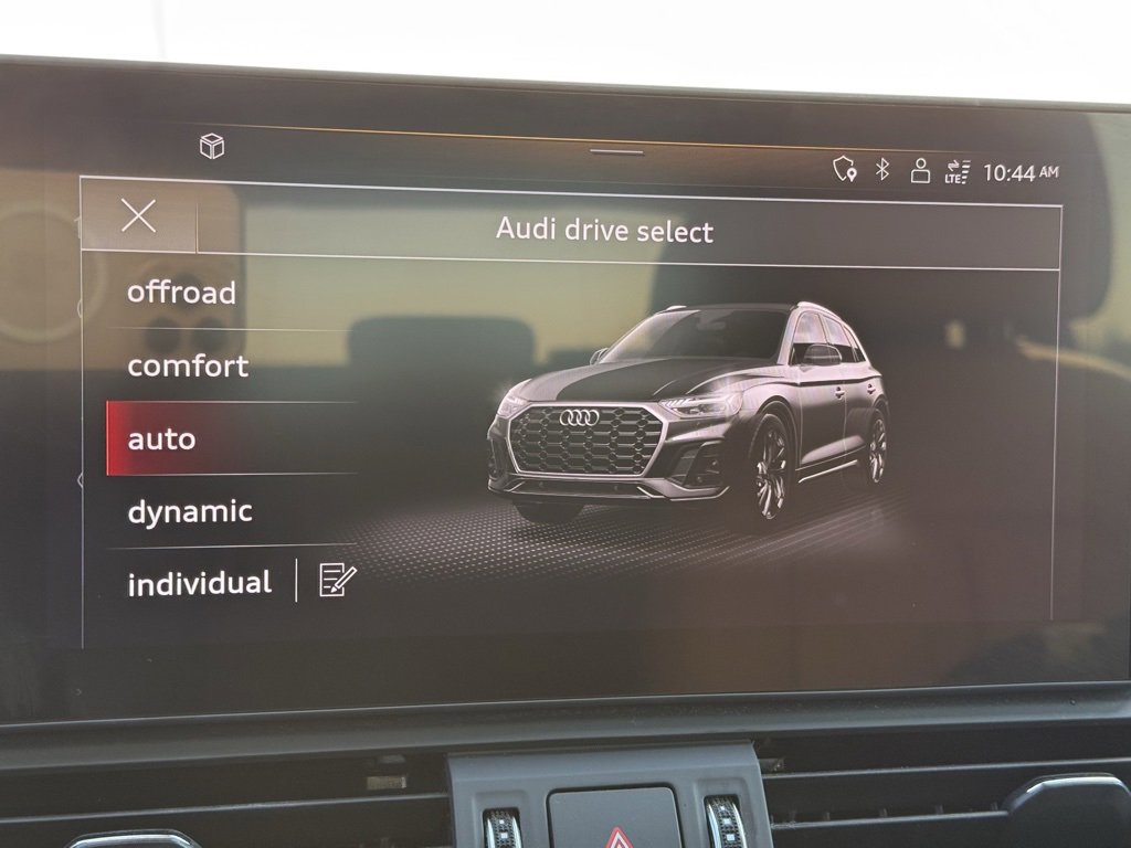 Used 2021 Audi Q5 2.0T Premium image 11