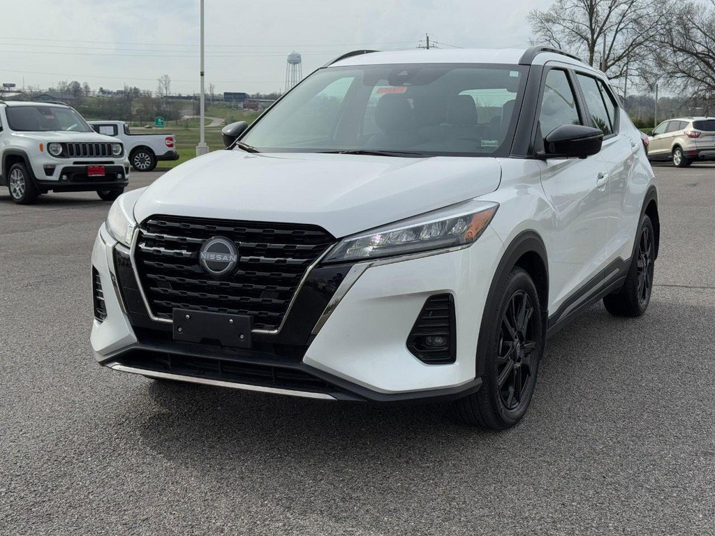Used 2024 Nissan Kicks SR w/ SR Premium Package image 12