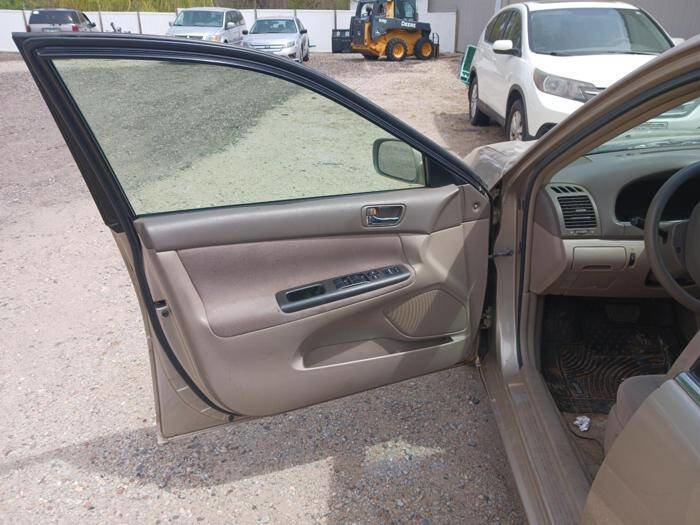 Used 2005 Toyota Camry LE FWD image 24