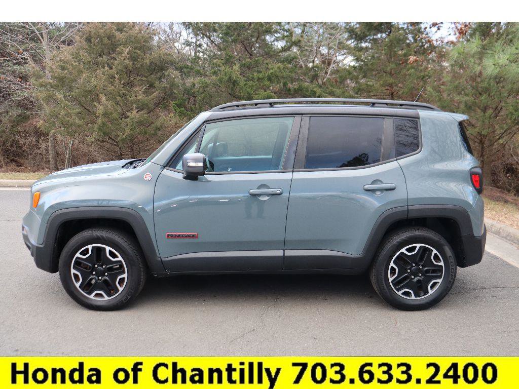 Used 2016 Jeep Renegade Trailhawk w/ Premium Trailhawk Package image 4