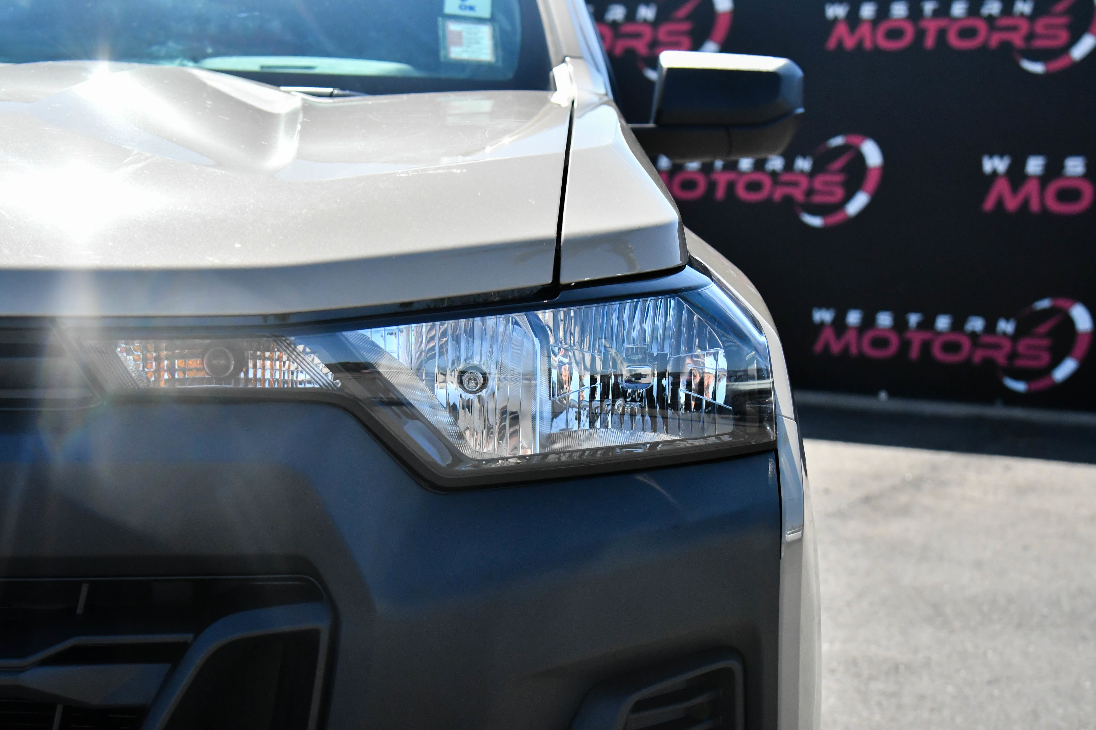 Used 2023 Chevrolet Colorado W/T RWD image 11