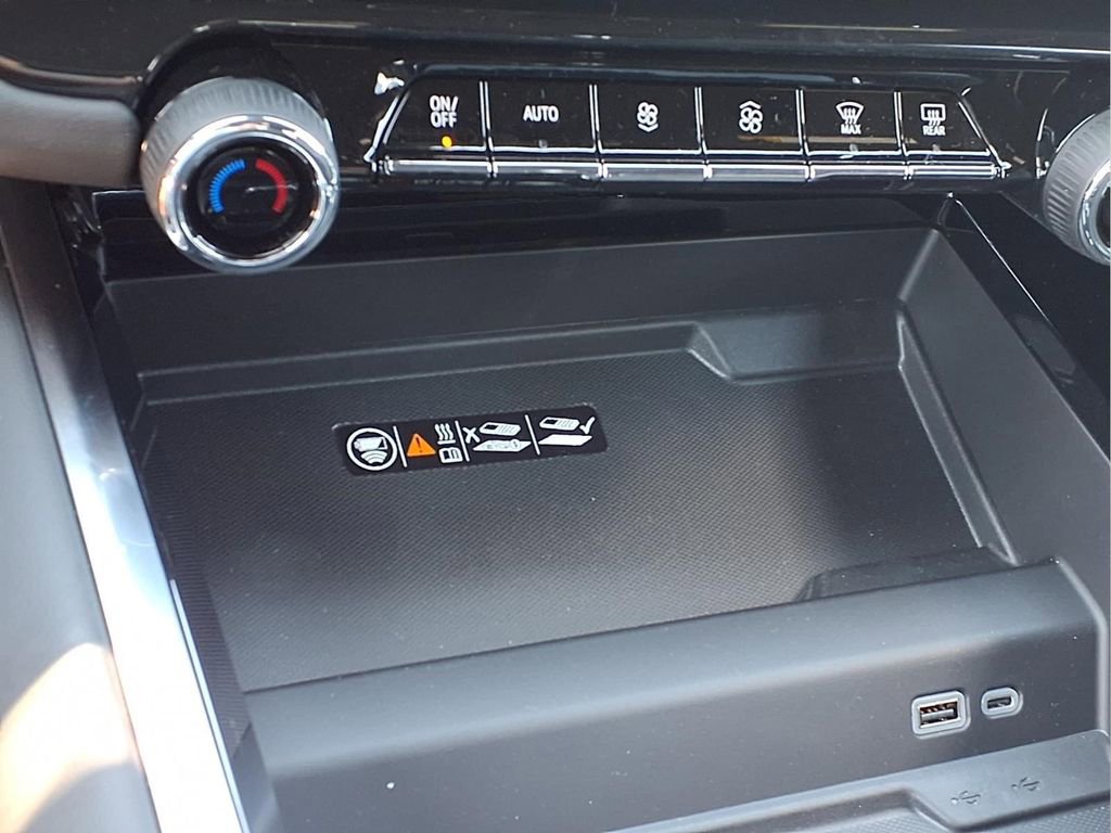 New 2026 Chevrolet Suburban High Country AWD/4WD image 14
