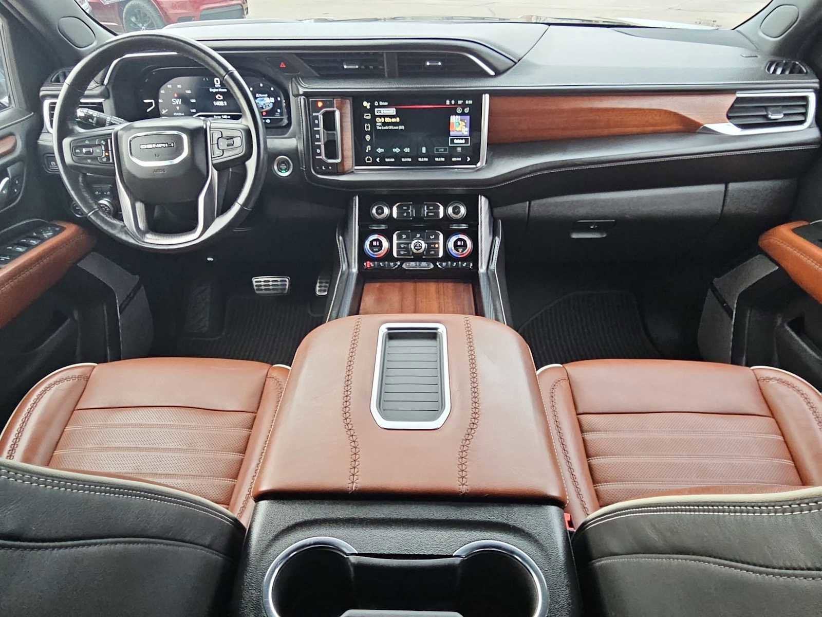 Used 2023 GMC Yukon Denali Ultimate image 16