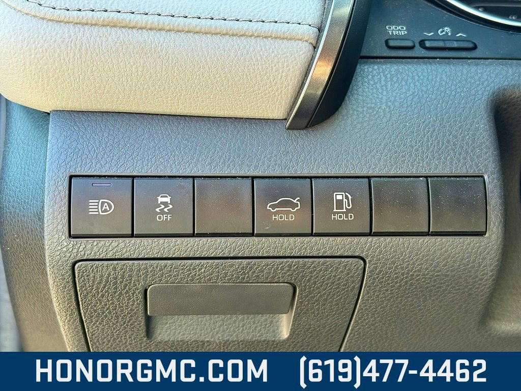 Used 2024 Toyota Camry LE image 11