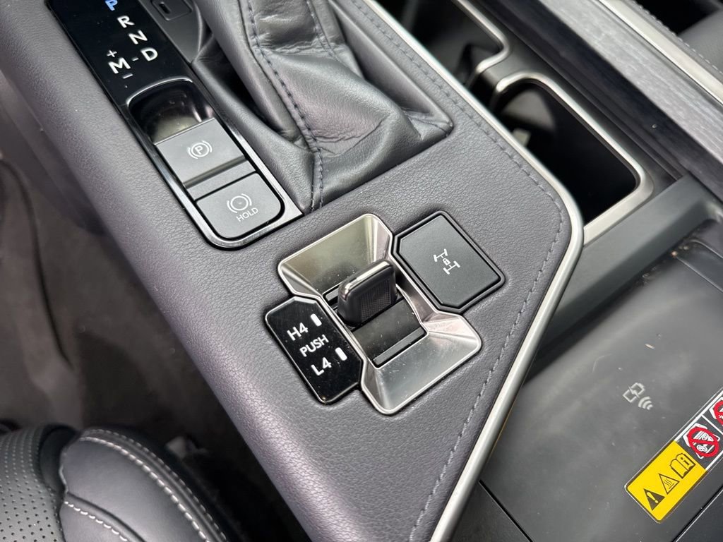 Used 2025 Lexus GX 550 w/ Cold Area Package AWD/4WD image 39