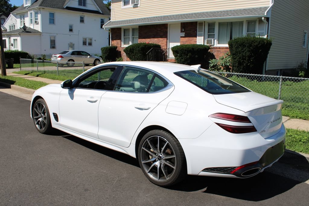 Used 2024 Genesis G70 2.5T image 7
