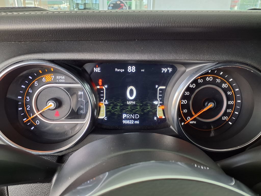 Used 2019 Jeep Wrangler Unlimited Sahara AWD/4WD image 25