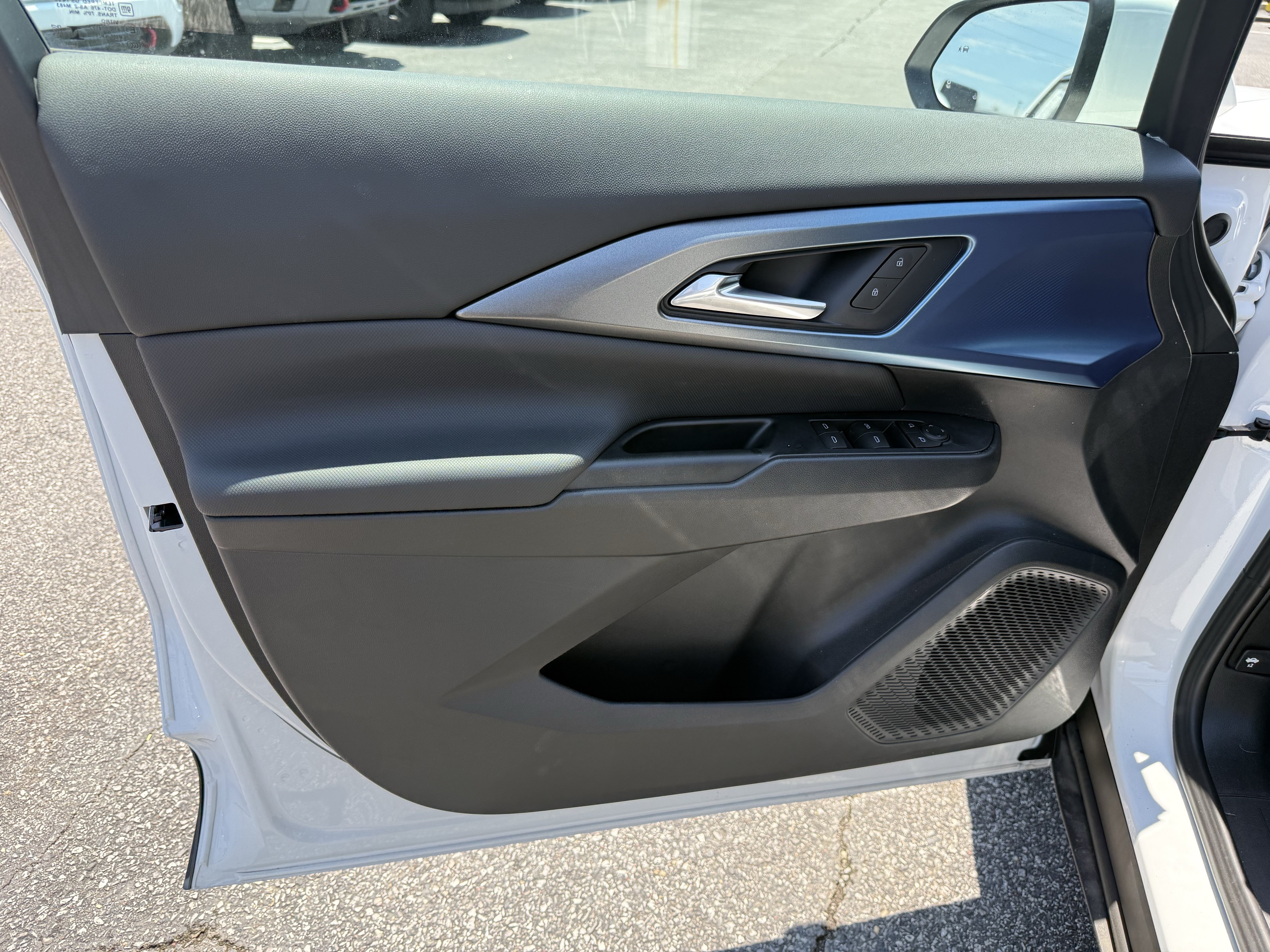 New 2026 Chevrolet Equinox EV LT FWD image 13
