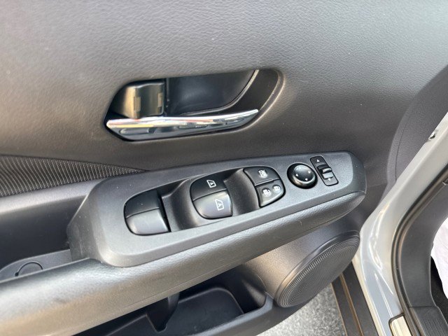 Used 2024 Nissan Kicks SV w/ Exterior Package image 11