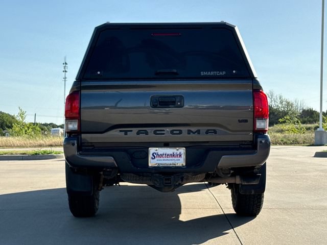 Used 2019 Toyota Tacoma TRD Off-Road w/ Technology Package AWD/4WD image 8