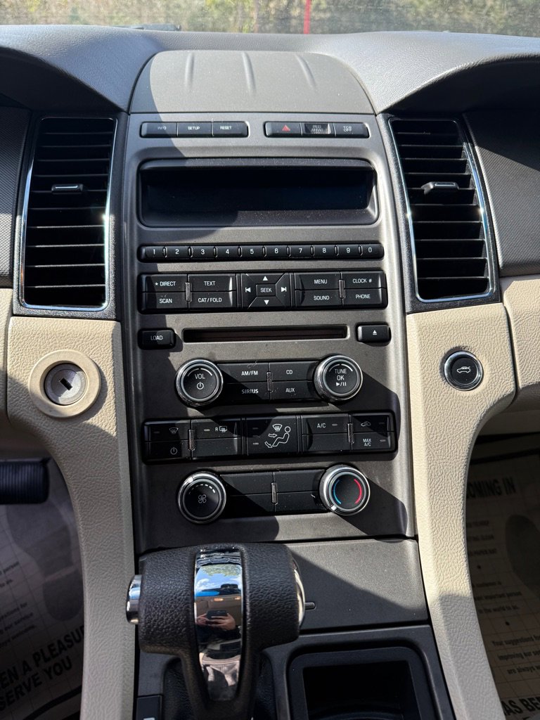 Used 2012 Ford Taurus SE image 12