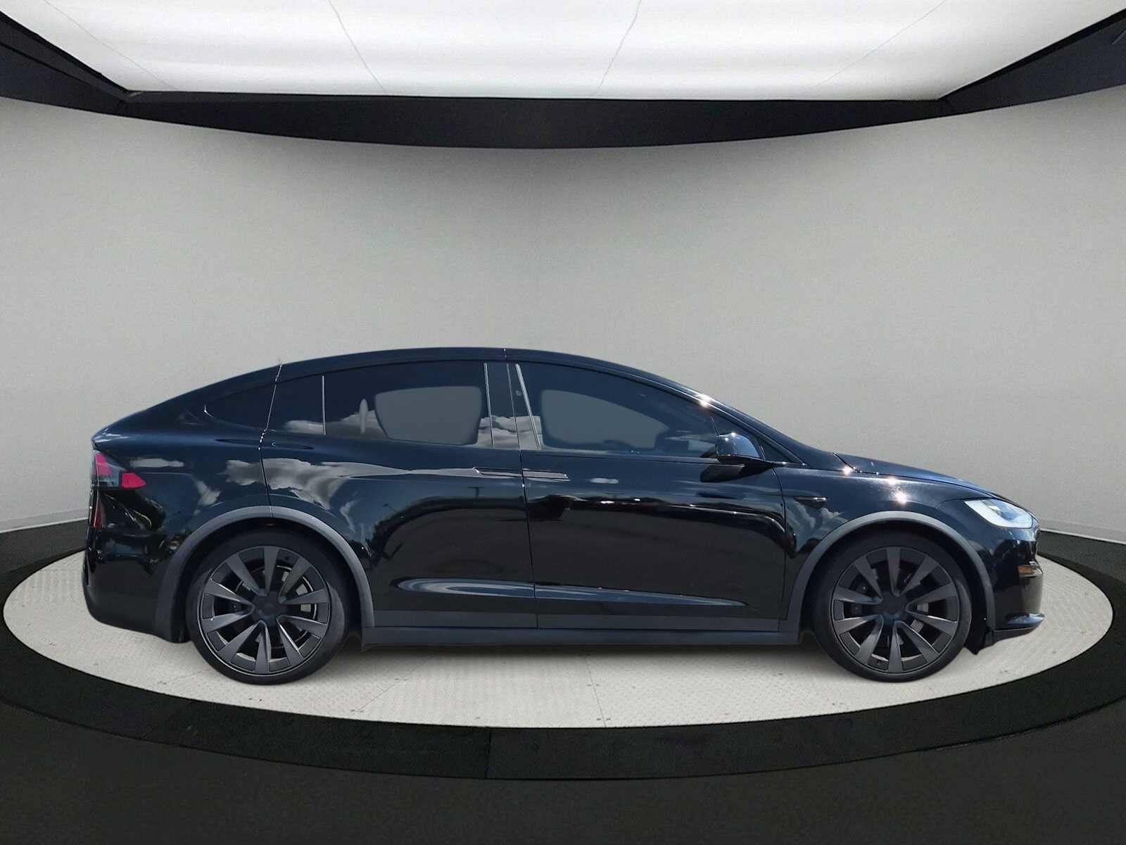Used 2022 Tesla Model X Plaid AWD/4WD image 9