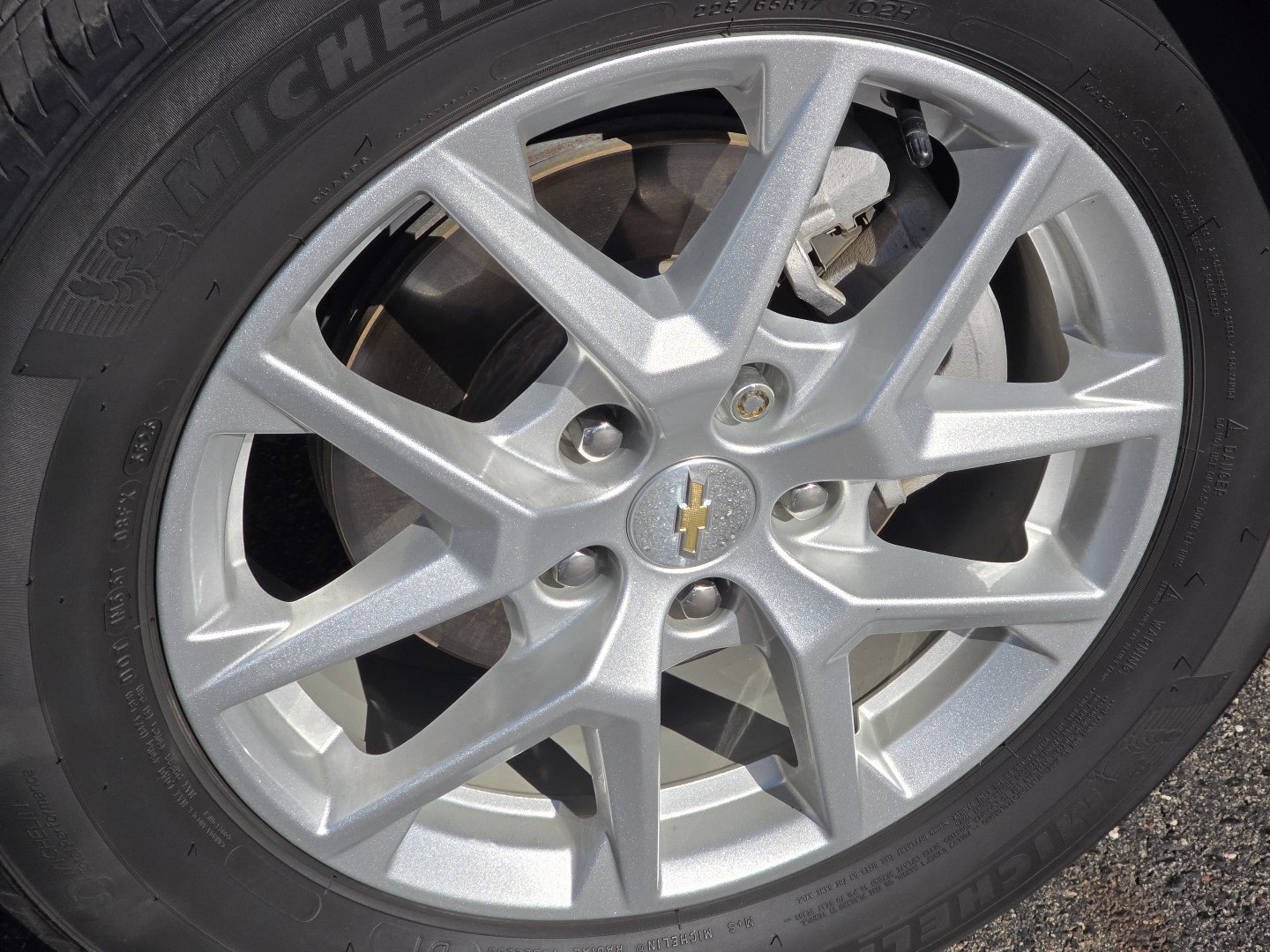 Certified 2024 Chevrolet Equinox LS FWD image 12