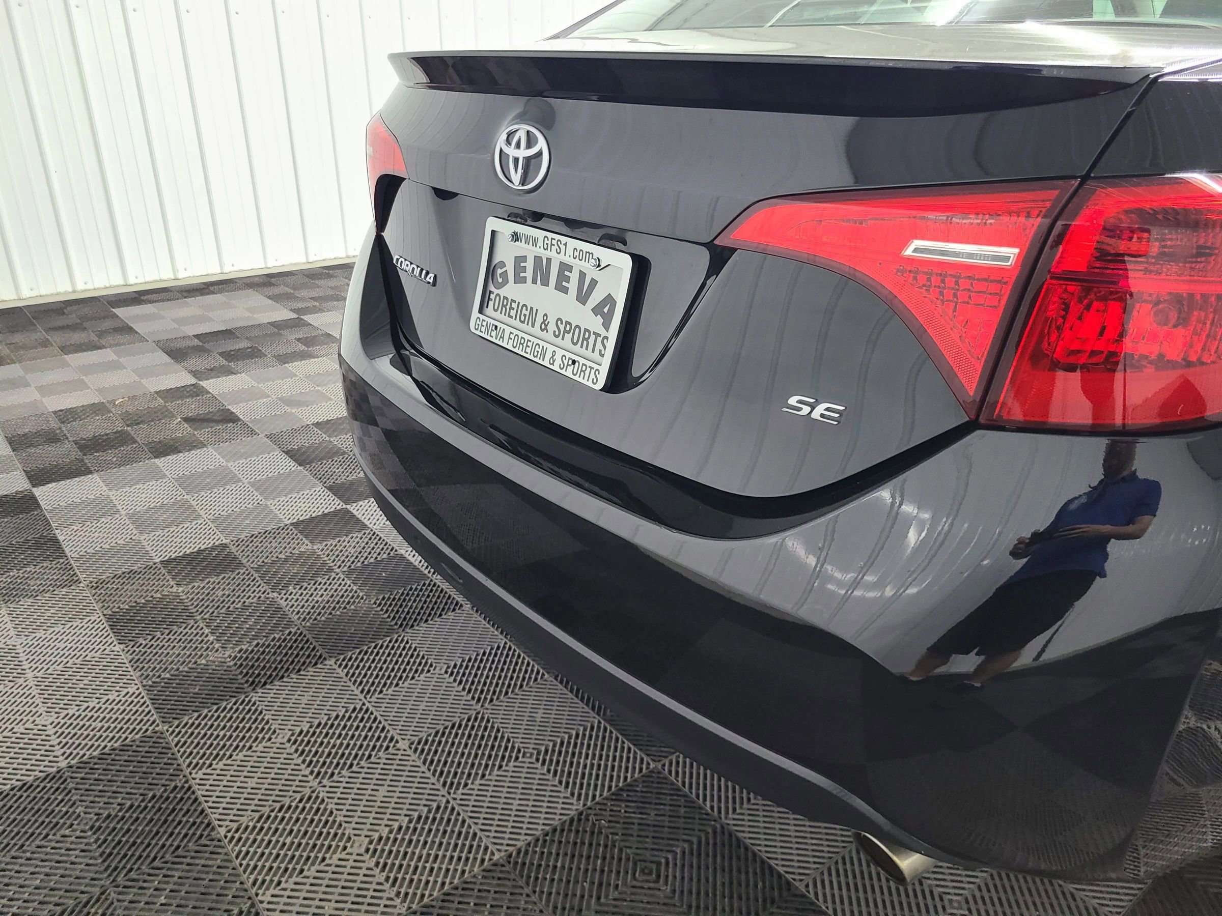 Used 2018 Toyota Corolla SE FWD image 19