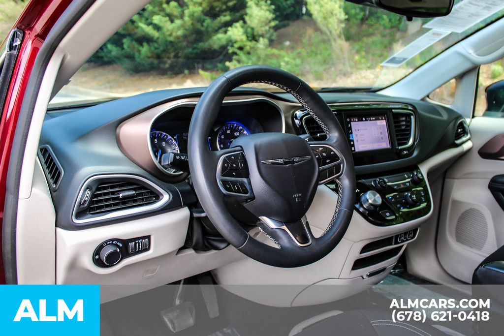 Used 2023 Chrysler Voyager LX FWD image 34