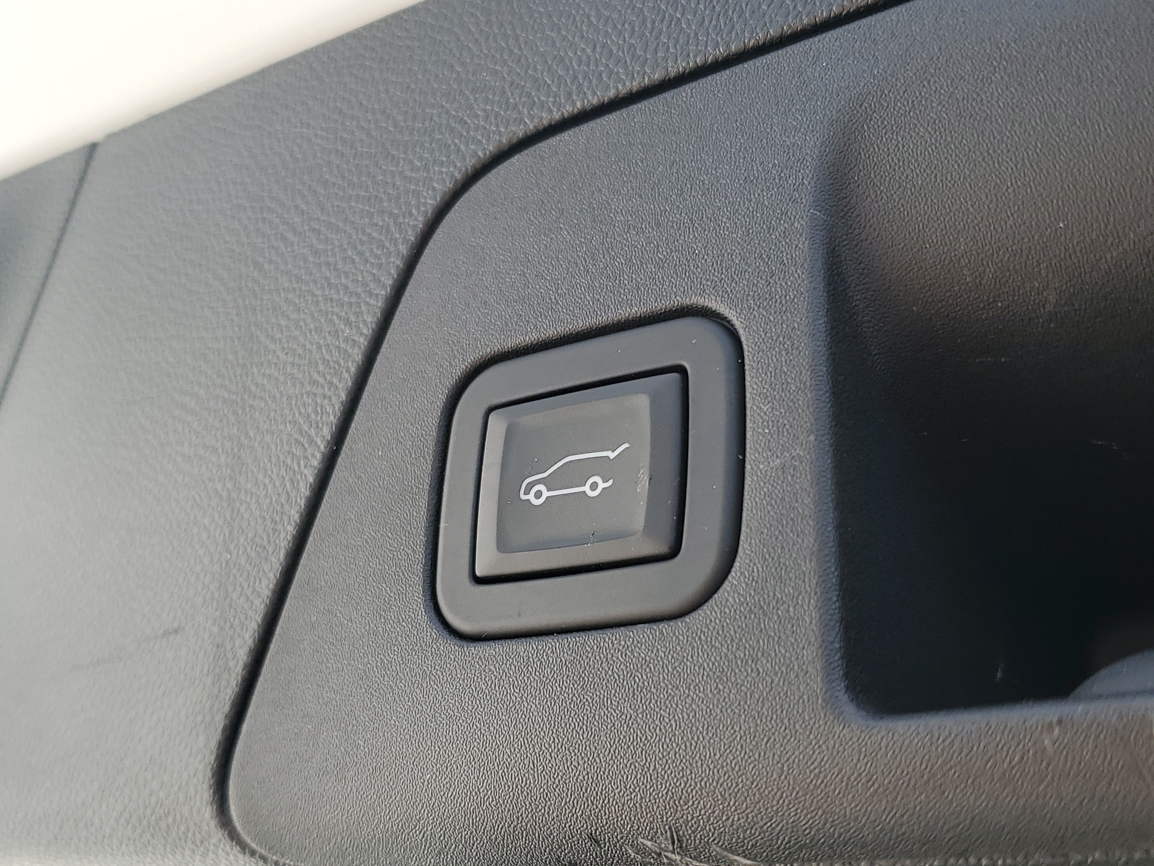 Certified 2023 Buick Envision Essence AWD/4WD image 10