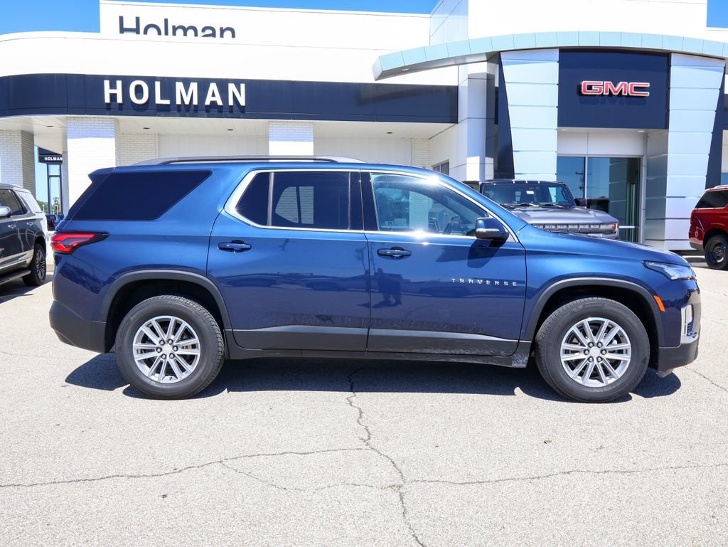 Used 2022 Chevrolet Traverse LT AWD/4WD image 2