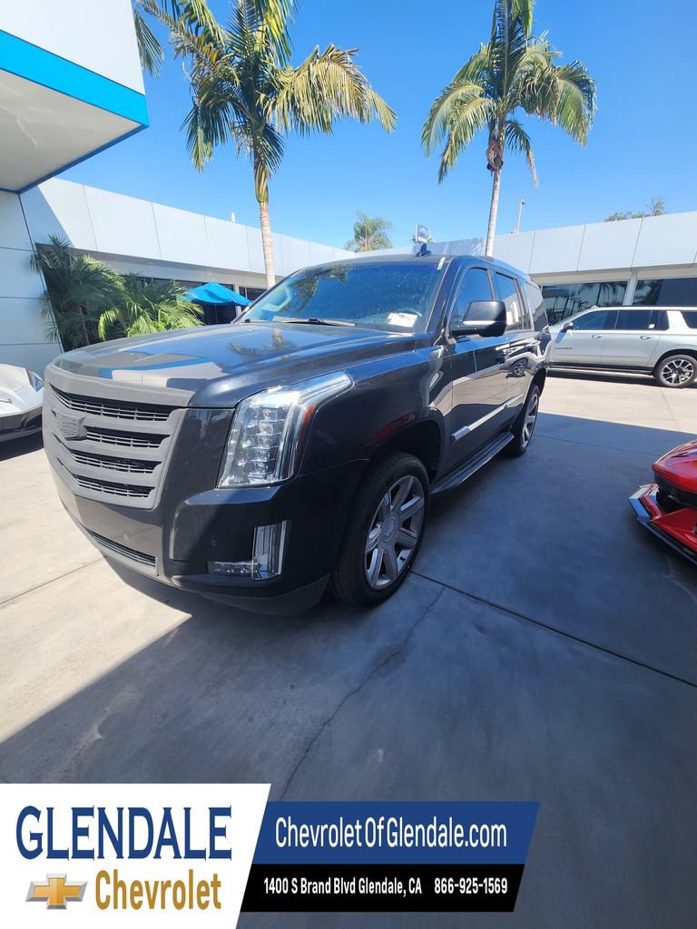 Used 2017 Cadillac Escalade Luxury AWD/4WD image 3