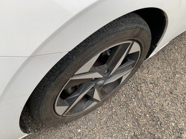 Certified 2023 Hyundai Elantra SEL w/ Convenience Package image 2