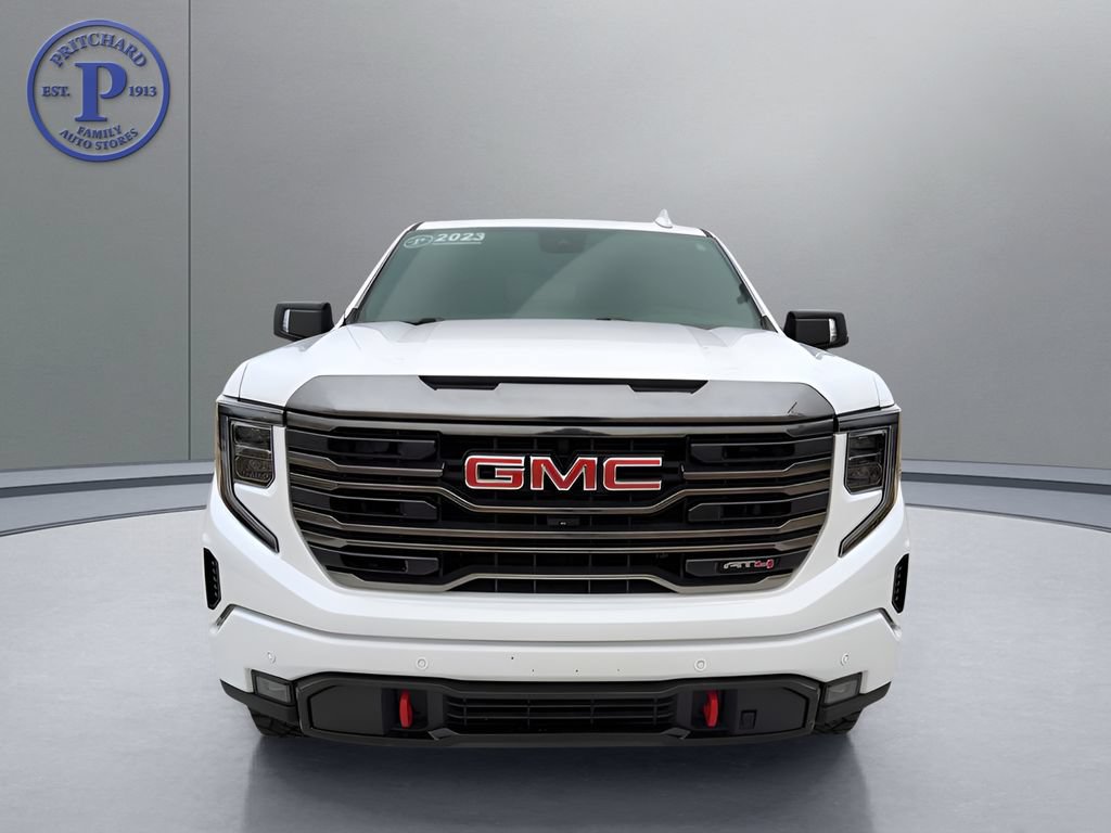Used 2023 GMC Sierra 1500 AT4 w/ AT4 Premium Package AWD/4WD image 3