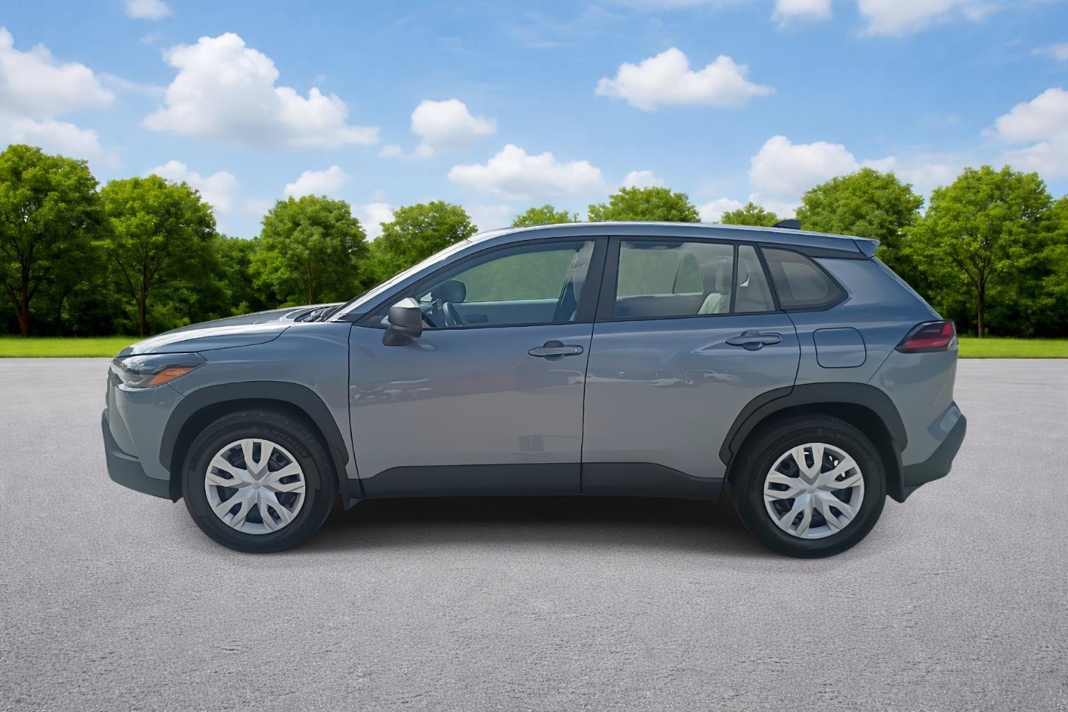 Used 2026 Toyota Corolla Cross L FWD image 4