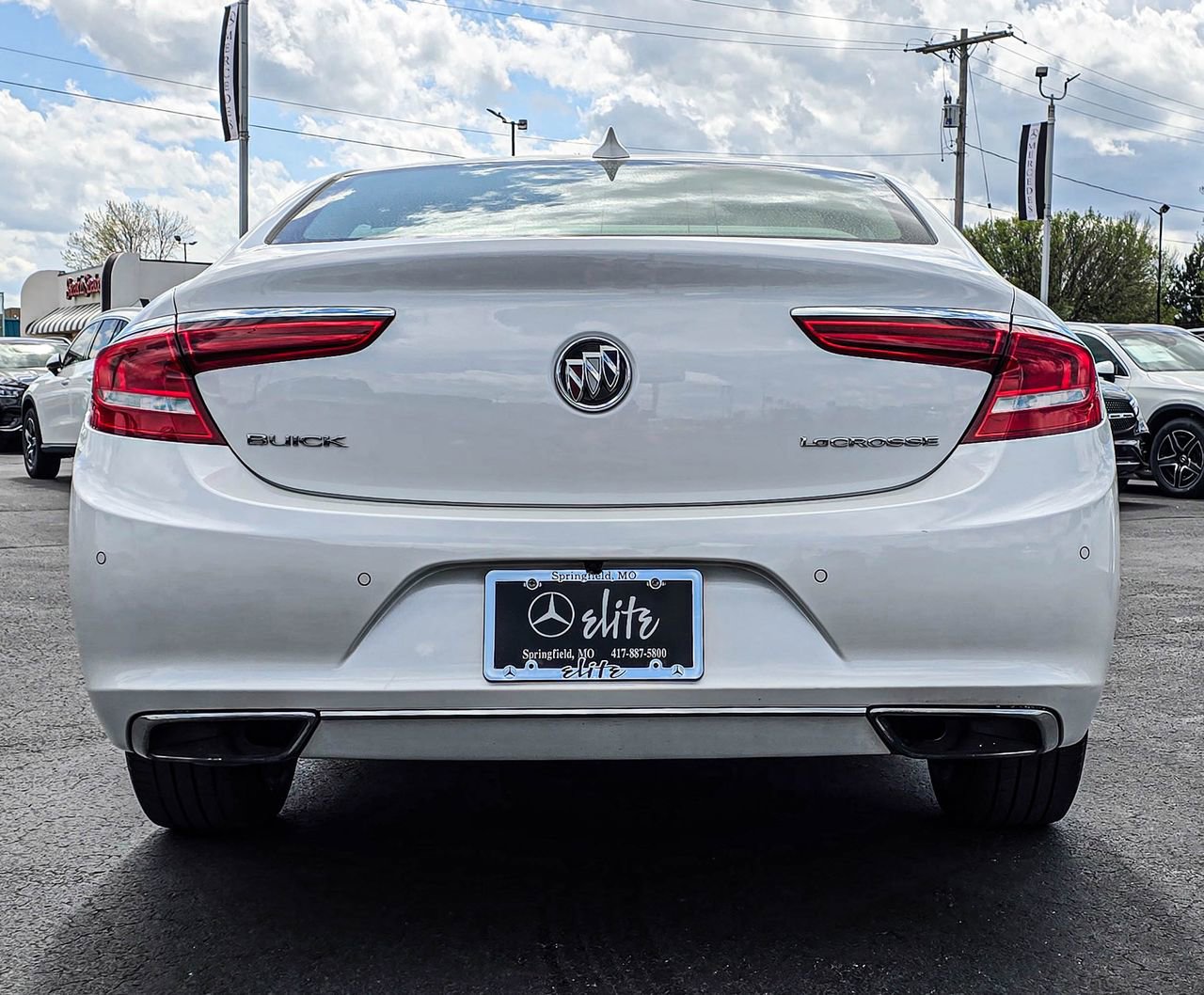 Used 2017 Buick LaCrosse Premium w/ Dynamic Driver Package image 5