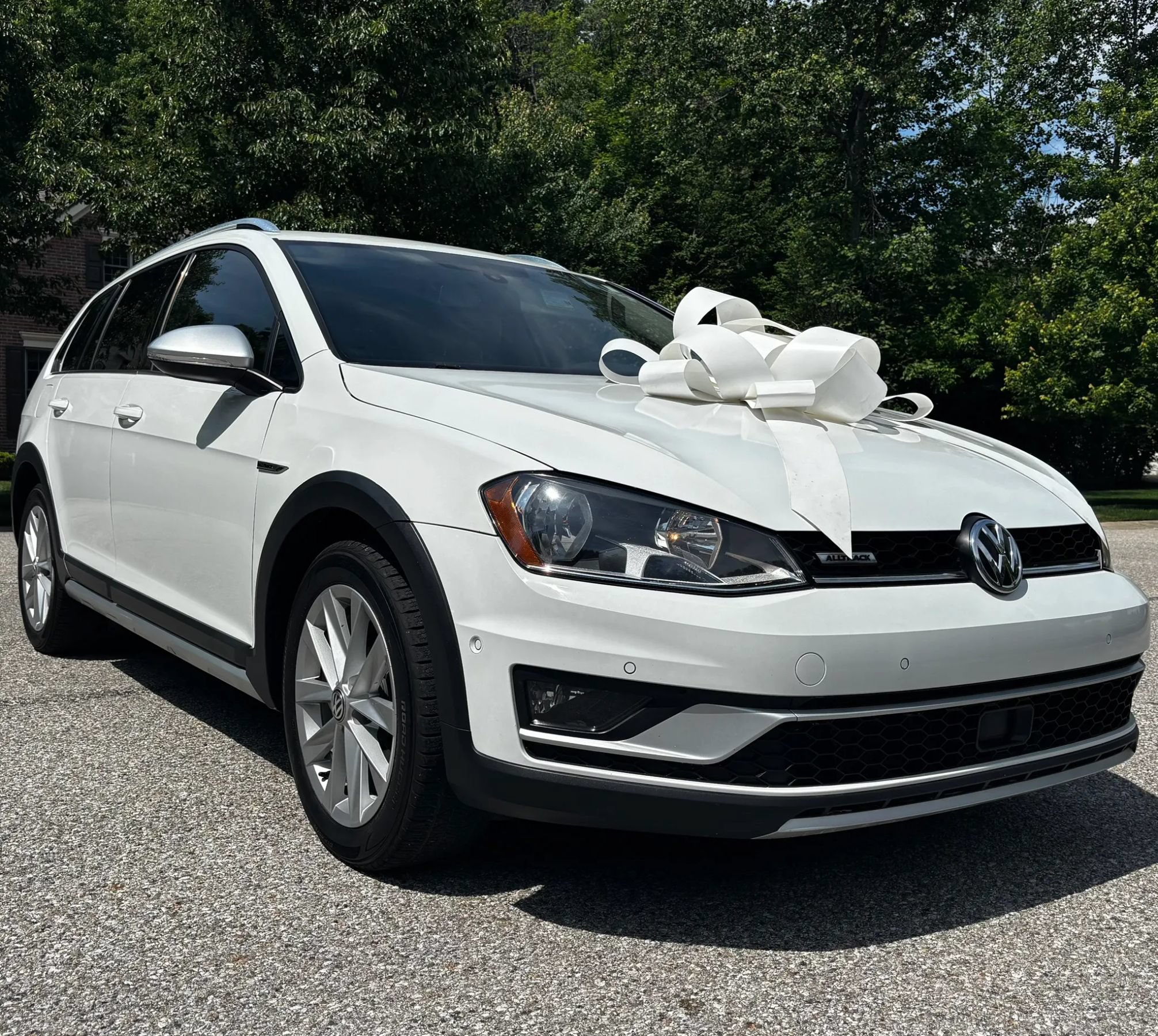 Used 2017 Volkswagen Golf Alltrack S AWD/4WD image 3
