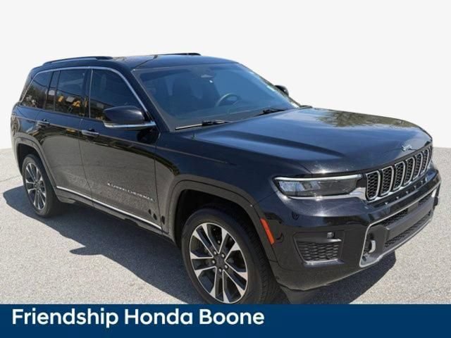 Used 2023 Jeep Grand Cherokee Overland AWD/4WD image 4