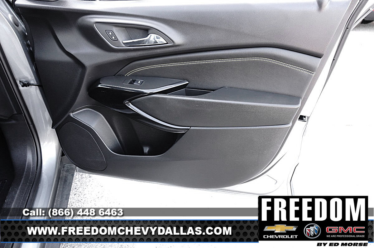 Used 2025 Chevrolet Trax LT w/ Driver Confidence Package FWD image 31