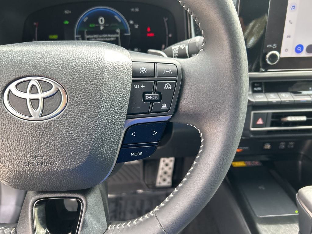 Used 2025 Toyota Camry SE w/ Convenience Package image 22