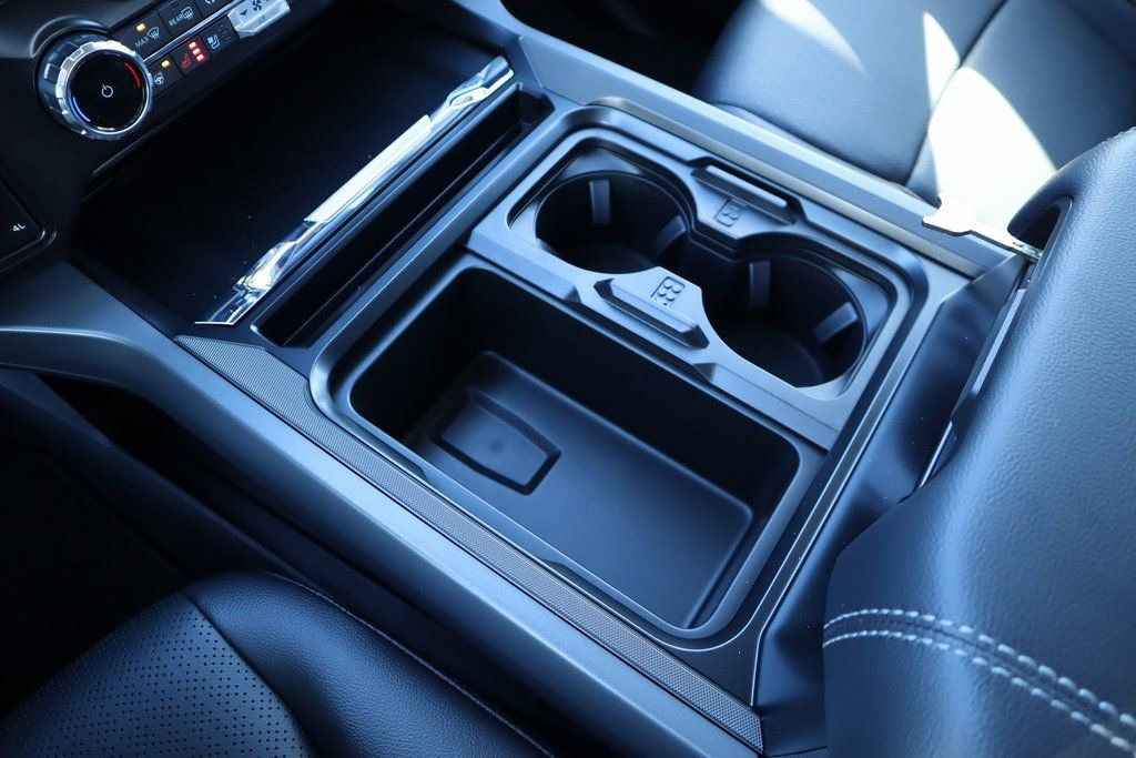 New 2026 Ford F250 Lariat w/ Black Appearance Package image 10