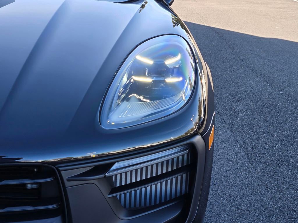 New 2026 Porsche Macan GTS AWD/4WD image 12