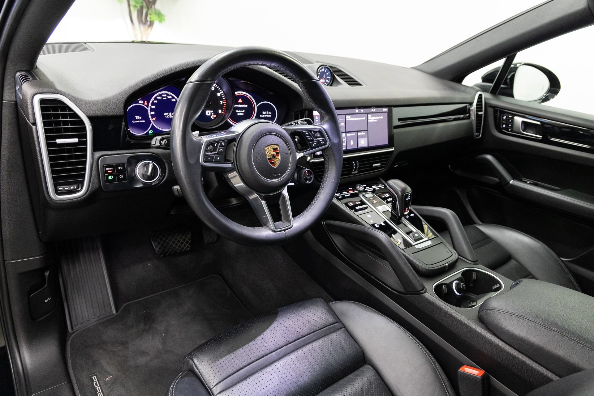 Used 2021 Porsche Cayenne Coupe AWD/4WD image 6