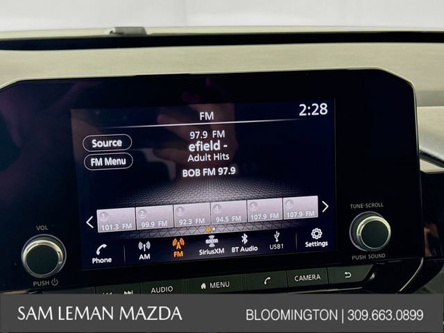 Used 2025 Nissan Pathfinder SV image 14