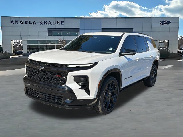 Used 2025 Chevrolet Traverse RS AWD/4WD image 3