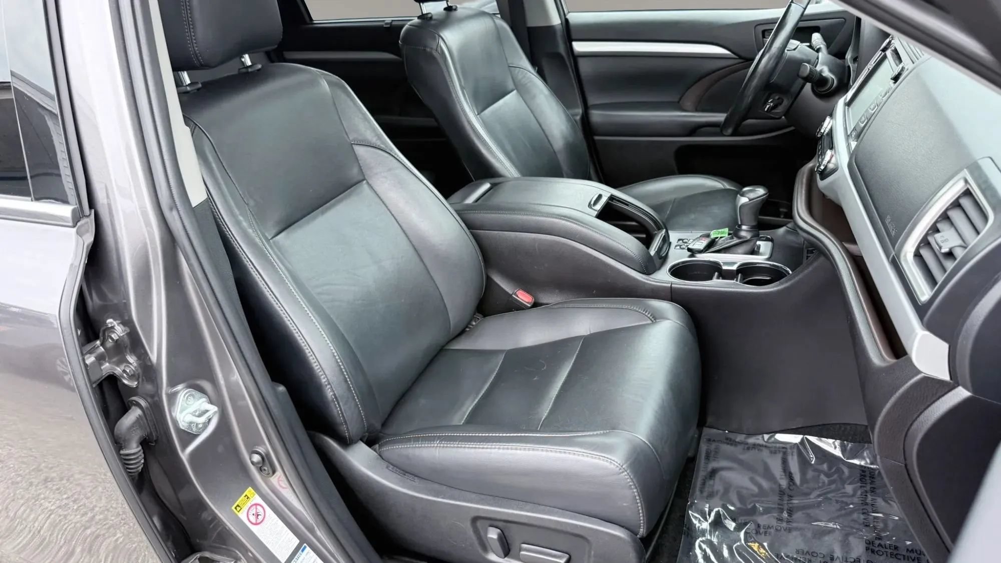 Used 2019 Toyota Highlander XLE AWD/4WD image 36
