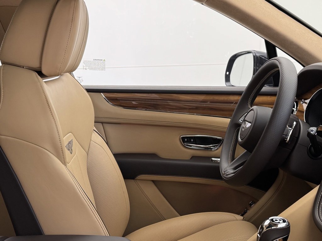 New 2024 Bentley Bentayga Plug-In Hybrid image 36