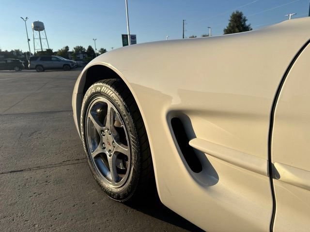 Used 2001 Chevrolet Corvette Convertible w/ Preferred Equipment Group2 RWD image 9