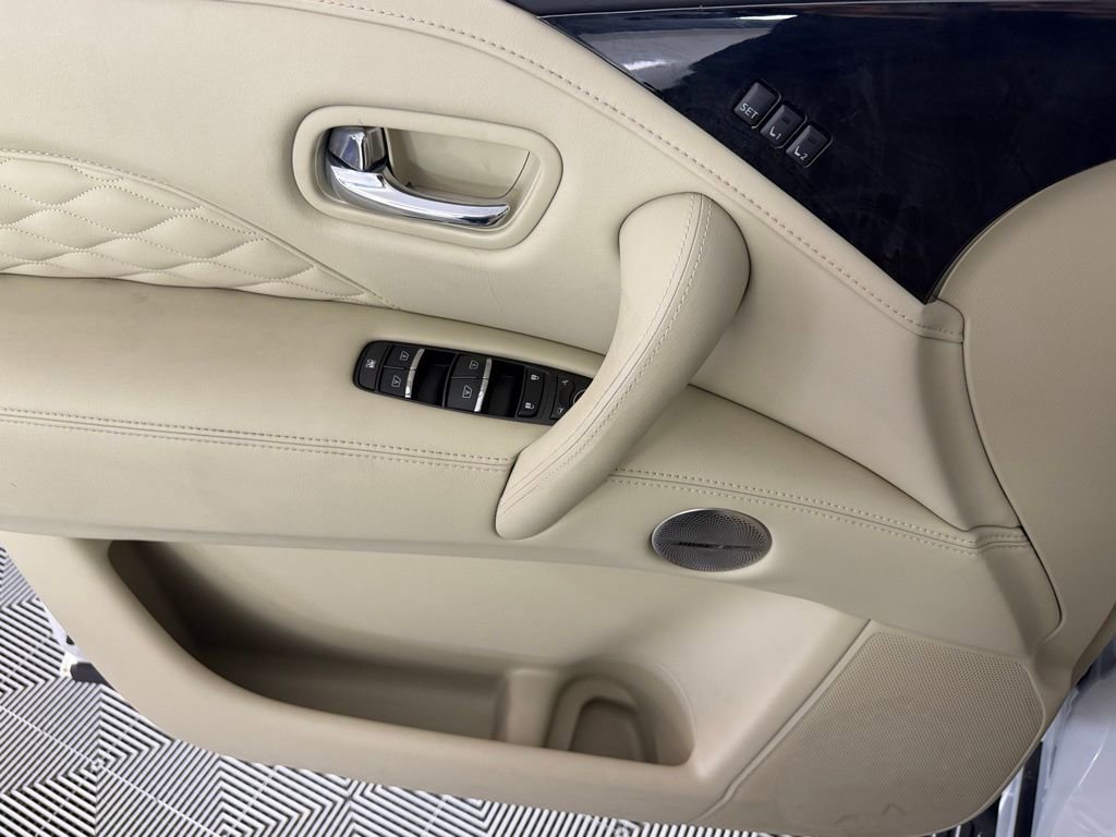 Used 2024 INFINITI QX80 Sensory image 26