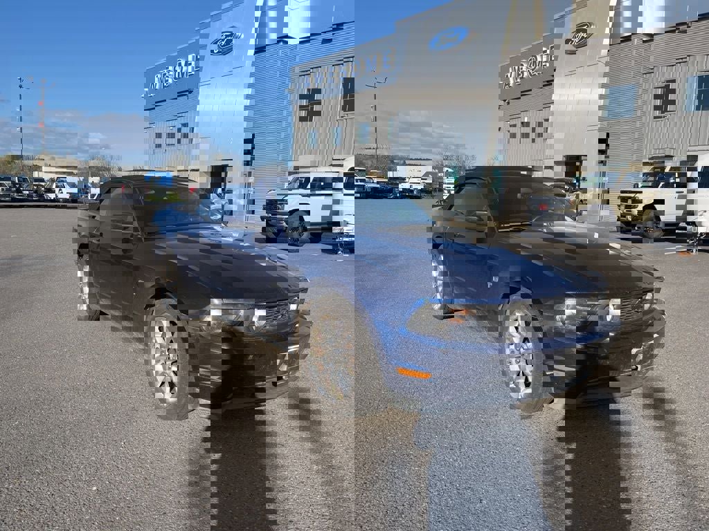 Used 2010 Ford Mustang GT image 37