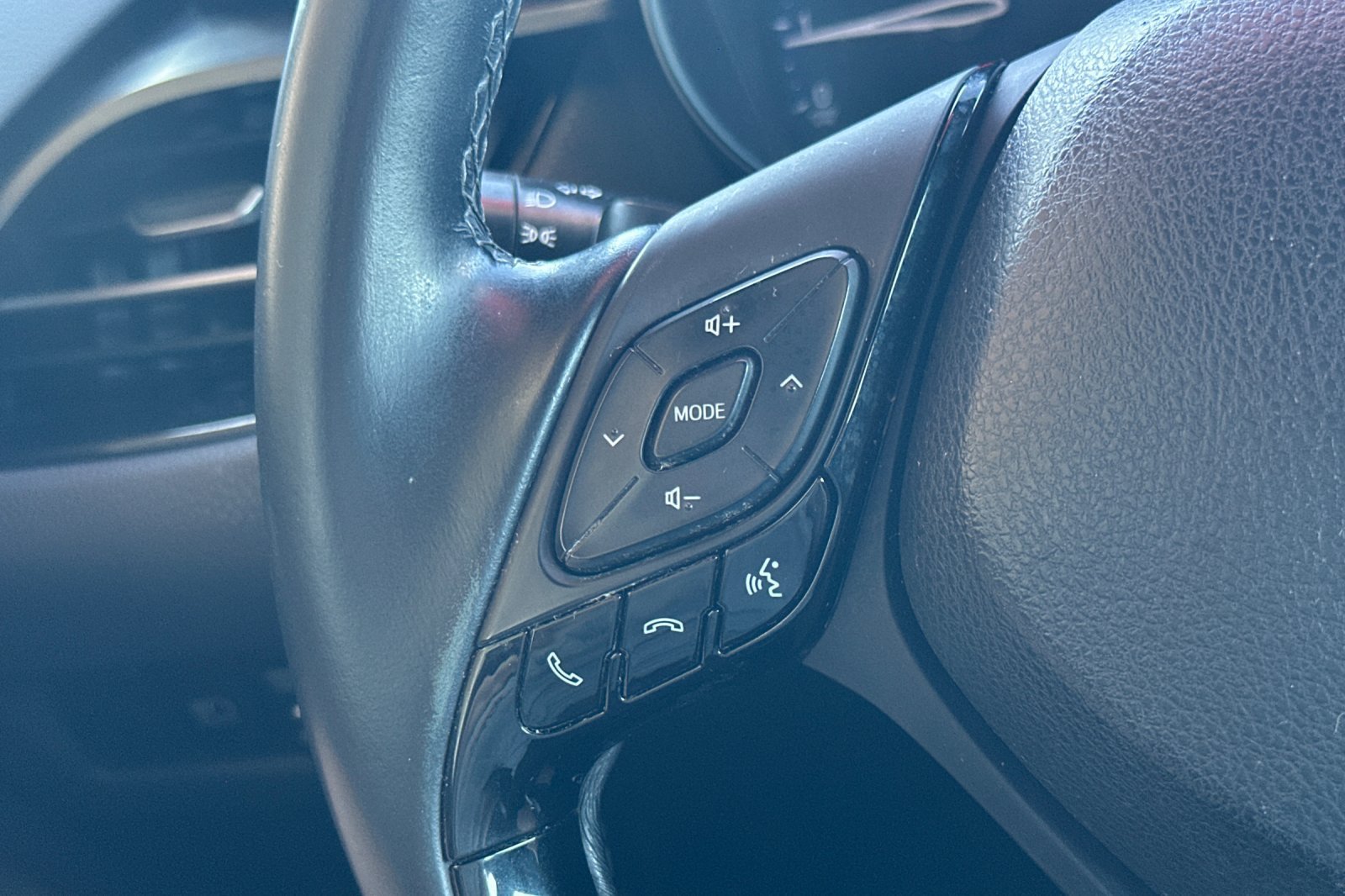 Certified 2018 Toyota C-HR XLE FWD image 26