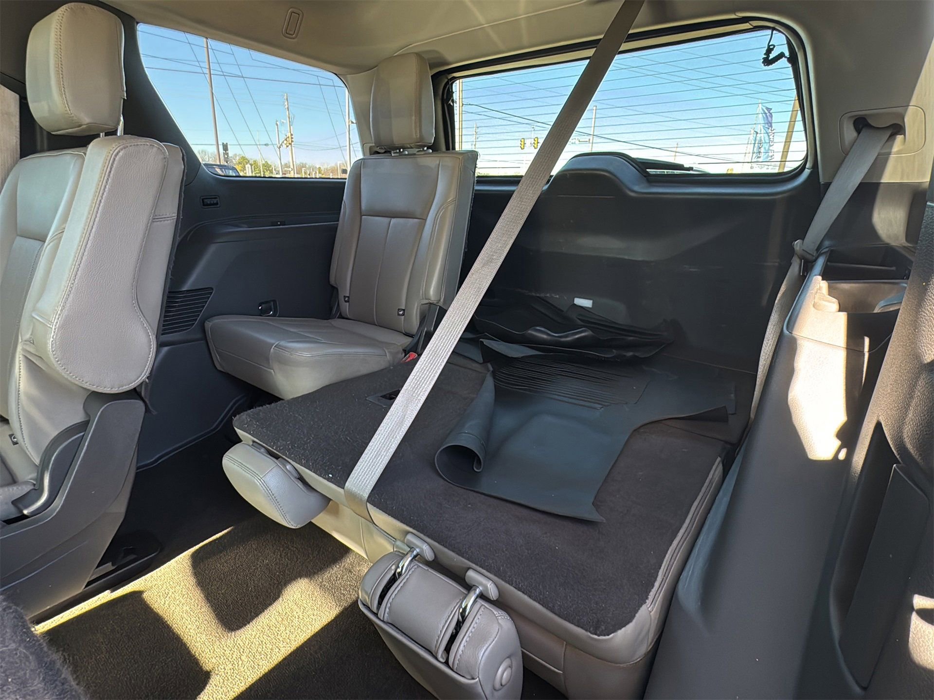 Used 2021 Ford Expedition XLT image 14