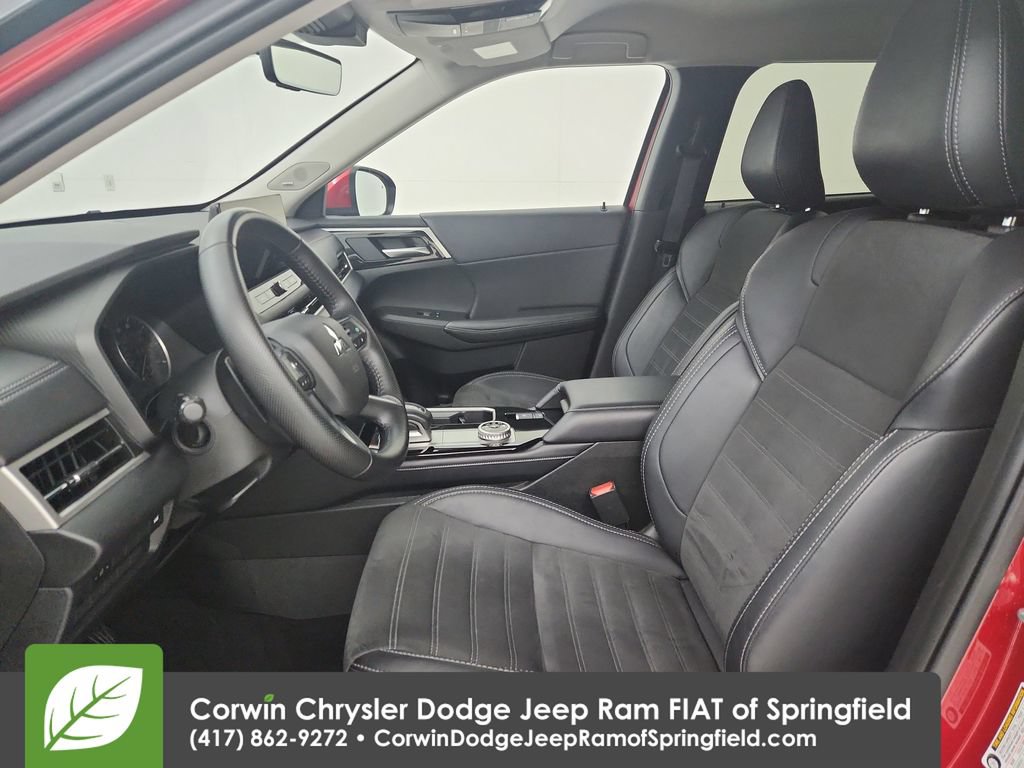 Used 2025 Mitsubishi Outlander SE AWD/4WD image 18