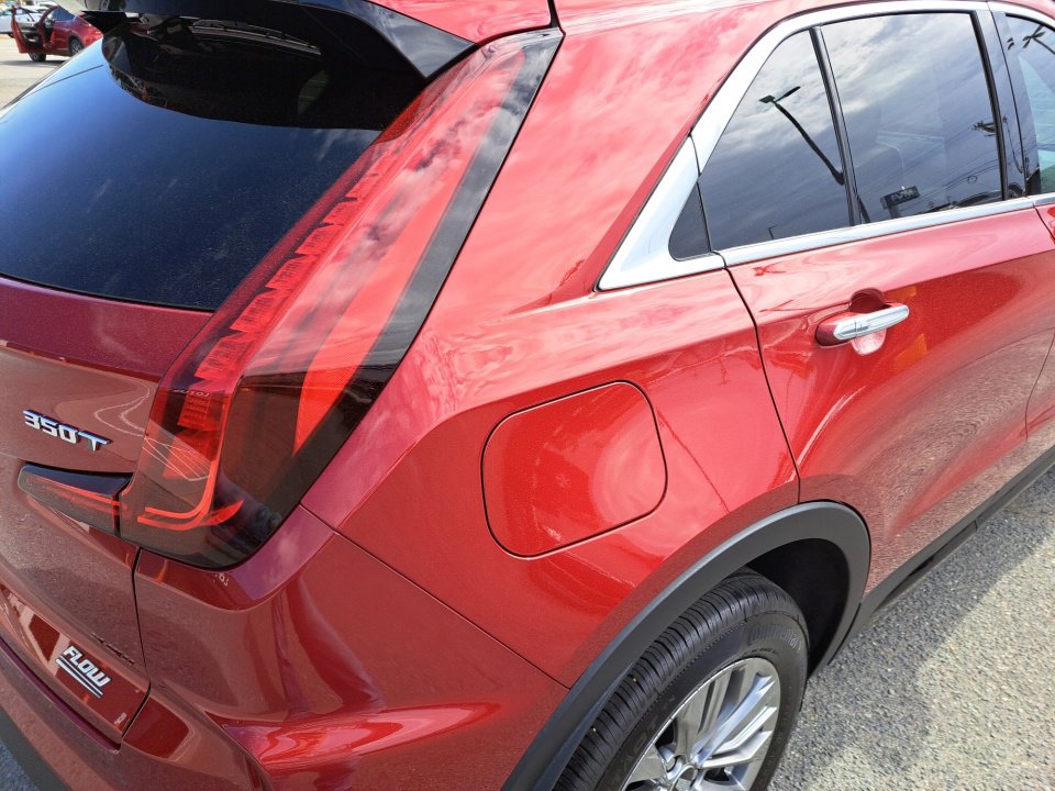 Used 2025 Cadillac XT4 Premium Luxury w/ Cold Weather Package FWD image 19