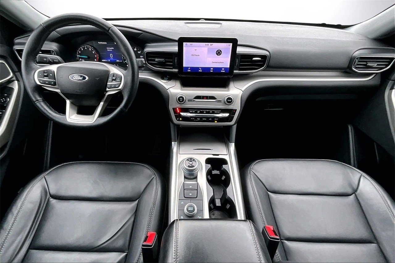 Used 2023 Ford Explorer XLT w/ Equipment Group 202A image 13