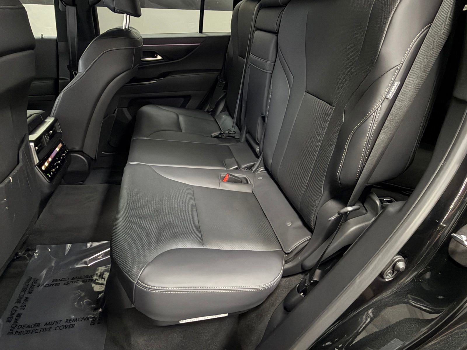 Used 2024 Lexus LX 600 4WD w/ Interior Upgrade Package image 41